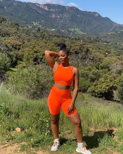 Girls Hiking Outfit, Afropunk Festival, Black Creatives, Cute Hiking Outfit, Woman Hiking, New York Summer, Trip Outfits, Black Hollywood, Afro Punk