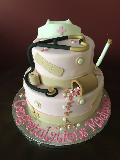 Nurse Grad Party, Nursing Graduation Cakes, Nurse Grad Parties, Nurse Graduation Party Decorations, Nursing School Graduation Pictures, Nursing School Inspiration, Nursing School Graduation Party, Nursing Graduation Pictures, Nursing Cake