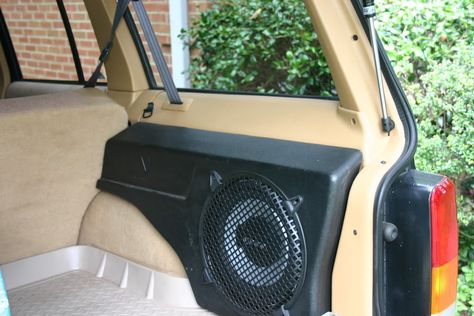 Truck Audio System, Lifted Ford Explorer, Custom Car Parts, Modificaciones Jeep Xj, Truck Accesories, Jeep Zj, Custom Car Audio, Jeep Xj Mods, Jeep Wj