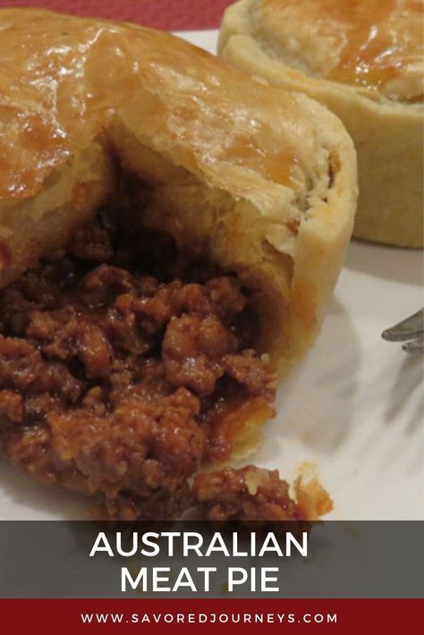 Picnic Pie Recipe, Meat Hand Pie Recipe, Aussie Pie, Beef Pie Recipe, Australian Meat Pie, Mincemeat Pie, Meat Pie Recipe, Minced Meat Recipe, Simple Family Meals