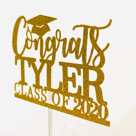 "2021 personalized grad  glitter cake topper. The perfect class of 2021 personalized cake topper. Many colors to choose from to match your class color!  (Shown in Gold glitter color)  Please leave Name on notes to seller prior to checking out.  Cake topper is glitter Card stock in the front and white on back. Made out of premium heavy weight card stock. Glitter does not shed! Double sided glitter option available.  Approximately sizes: Small: 5\" H x 5.5\" L   Medium: 6\" H x  6.5\" L  Large: 7\ Class Of 2023 Cake Topper, 2023 Cake Topper, College Graduation Cakes, 2023 Cake, Custom Card Box, Graduation Cake Topper, Graduation Cake Toppers, Glitter Cake Topper, Graduation Cake