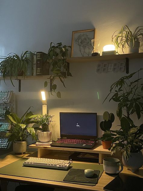 Earthy Desk Setup, Green Desk Aesthetic, Green Desk Setup, Desk Set Up Aesthetic, Study Desk Setup, Cozy Desk Ideas, Aesthetic Desk Setup, Cozy Desk Setup, Cozy Desk