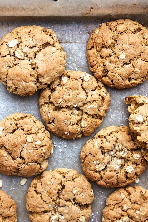 Vegan Oat Cookies - Cupful of Kale Oat Cookies Vegan, Oat Vegan Cookies, Vegan Biscuits Recipe, Vegan Oat Cookies, Easy Vegan Baking, Vegan Oats, Oatmeal Cookies Recipes Easy, Oats Cookies, Healthy Vegan Cookies