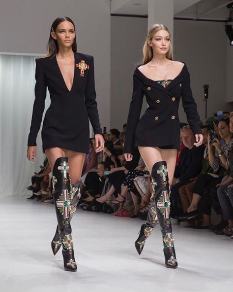 @binxwalton and @gigihadid in little black dresses and jewel embellished cross, thigh-high leather boots. The embellished cross made its appearance on the Gianni Versace's FW 1991 collection. #VersaceSS18 #MFW _ Photo by @kevintachman Binx Walton, Cher Horowitz, Little Black Dresses, Hadid Style, Black Women Fashion, Soft Grunge, Gigi Hadid, Black Dresses, Thigh High Boots