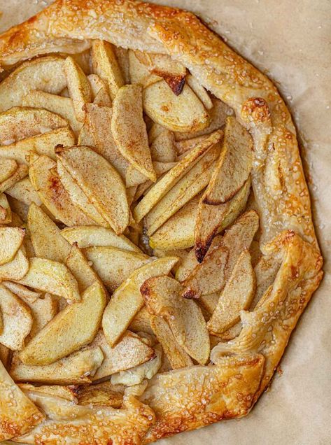 Apple Crostada Apple Crumb Bars, Apple Crostata, Rustic Apple Tart, Healthy Apple Desserts, Slow Cooker Applesauce, Dinner Then Dessert, Apple Galette, Tart Filling, Holiday Dessert Recipes