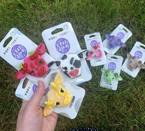 Pop Socket Aesthetic, Clay Pop Socket, Popsockets Aesthetic, Diy Popsocket, Cow Popsocket, Custom Popsocket, Cute Popsockets, Pop Sockets, Apple Watch Bands Fashion