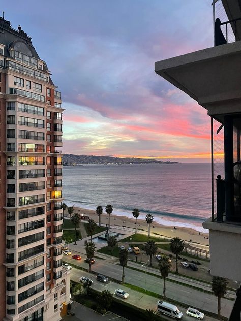 #sunset #sunsetview #aesthetic #sunsetaesthetic #beach #summer Mar Aesthetic, Vina Del Mar Chile, Vina Del Mar, Sunset Views, Beach Summer, Vision Board, Tumblr, Collage, Pins