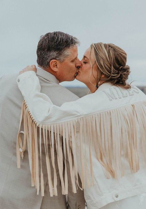 Montana-based photographer captures a beautiful wedding day. In these photos you can find all sorts of ideas and inspiration for newlywed portraits, bridal attire, wedding flat lays, and more.
​#weddinginspo #Montanaphotographer #newlywedphotos Summer Boho Wedding, Elope Ideas, Boho Wedding Summer, Boho Summer Wedding, Wedding Elopement Ideas, Elopement Reception, Unique Elopement, Natalie Marie, Small Wedding Ideas