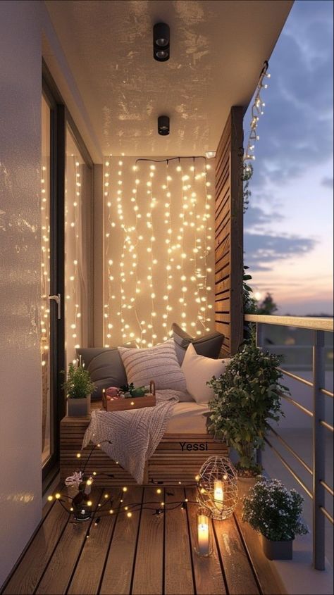 Balcon Mic, Balkon Decor, Balcony Design Ideas, Balcony Decoration, Small Balcony Garden, Modern Balcony, Small Balcony Design, Dream Apartment Decor, Apartment Patio