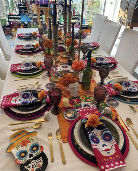 Day Of The Dead Table Setting, Dia De Los Muertos Party Ideas, Mexican Halloween, Dia De Los Muertos Decorations Ideas, Welcome Home Parties, Day Of The Dead Party, Mexican Traditions, 2024 Halloween, Tent Decorations