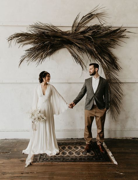 Monochrome Bohemian Wedding Inspiration Masculine Wedding, Western Wedding Dresses, Bohemian Wedding Inspiration, Dried Florals, Boho Wedding Inspiration, Minimal Wedding, Bohemian Wedding Dress, Western Wedding, Green Wedding Shoes