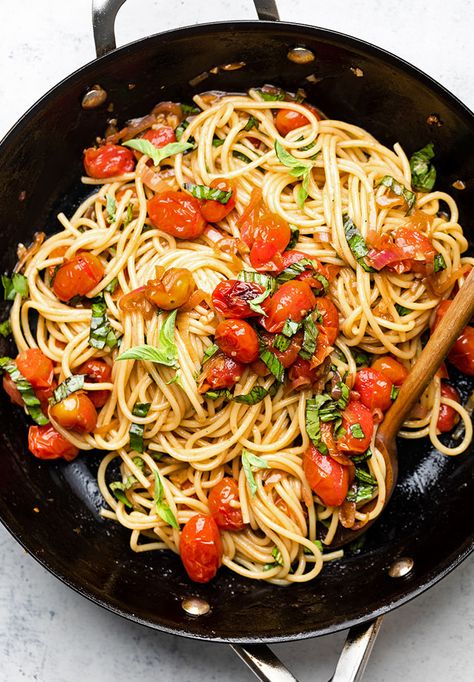 Tomatoe Spaghetti, White Wine Cherry Tomato Pasta, Cherry Tomato Paste Recipe, White Wine Tomato Sauce, White Wine Tomato Basil Sauce, Spaghetti With Cherry Tomatoes And Basil, Lemon Tomato Basil Pasta, Lemon Tomato Pasta, Light Tomato Pasta