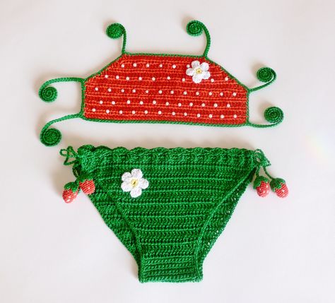 Ravelry: STRAWBERRY bikini, two pieces swimsuit by Crochet- atelier Crochet Strawberry, Irish Crochet Dress, Crochet Swimwear, Swimsuit Pattern, Crochet Baby Girl, Crochet Magazine, Clothes Crafts, Love Crochet, Crochet Clothes