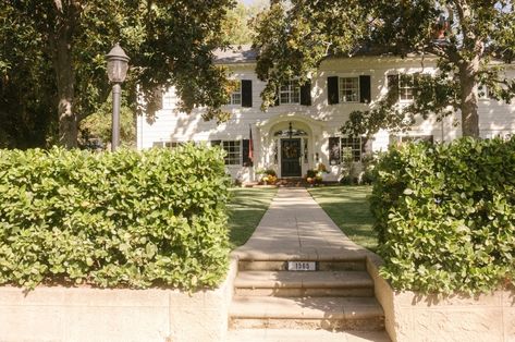 Michael Myers House, Spanish Style Mansion, Gamble House, South Pasadena, Tudor Style, Tree Line, National Treasure, Brick Building, American Cities