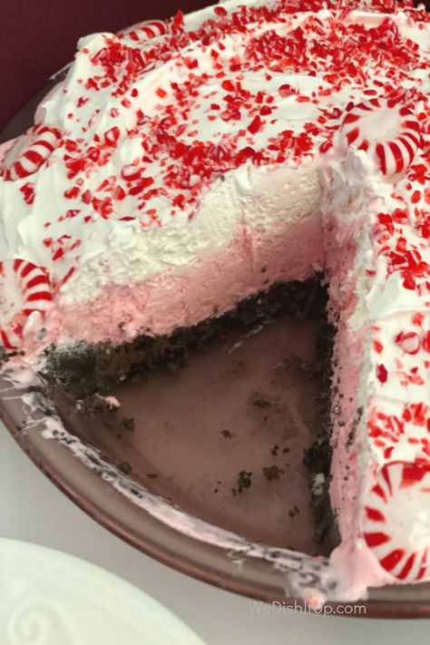 This Frozen Peppermint Pie With Oreo Crust is so good and so easy to make.  It is made with peppermint ice cream , cool whip. peppermint candy and an Oreo crust. Peppermint Ice Cream Dessert, Pie With Oreo Crust, Peppermint Stick Ice Cream, Peppermint Pie, Cool Whip Pies, Peppermint Dessert, Peppermint Treats, Christmas Candy Easy, Christmas Ice Cream