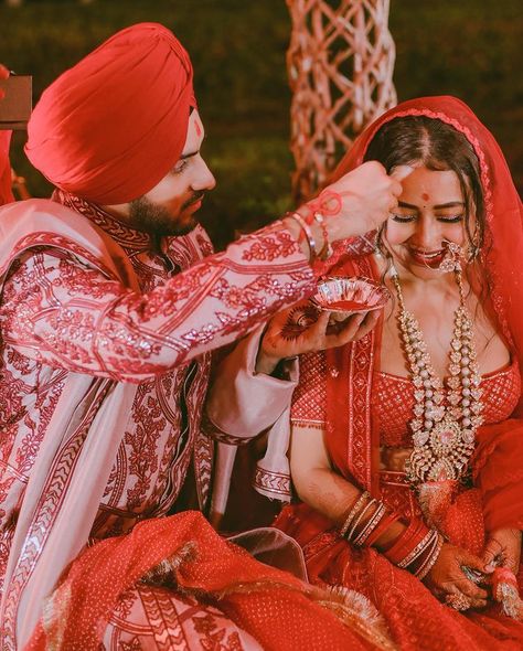 Singer, Neha Kakkar and her husband, Rohanpreet Singh's millenial romance is not hidden from any one of us. Whether it is making each other's birthday more special or never leaving a chance to comment on each other's posts, this couple has always proven that they are head-over-heels in love with each other. Not only that, the duo is a pro at making videos with each other and those exude pure couple goals!
 
 Recommended Read: Rahul Vaidya Is All Set To Frame His T-Shirt Which He Used To Bride Shoot, Ceremony Outfit, Friend Status, Indian Wedding Photography Couples, Neha Kakkar, Indian Wedding Photos, Wedding Rituals, Haldi Ceremony, Jw Marriott