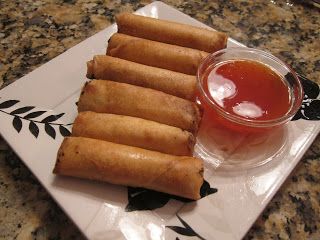 Lumpia Shanghai, Pork Spring Rolls, Chicken Spring Rolls, Cambodian Food, Khmer Food, Spring Roll Recipe, Tandoori Masala, Egg Roll Recipes, Pinoy Food