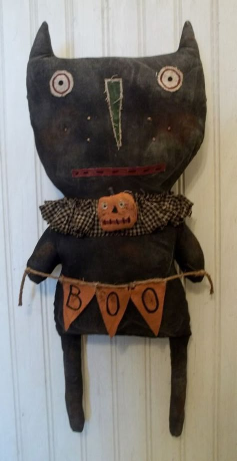 Primitive black cat Bathroom Design Rustic, Kitchen Design Vintage, Primitive Halloween Crafts, Urban Bathroom, Prim Halloween, Coastal Bathroom Design, Halloween Dolls, Primitive Pumpkin, Halloween Folk Art