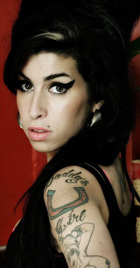 Amy Wine, Amy Winehouse Style, Amy W, Jack Of Hearts, Best Albums, Amy Winehouse, Coldplay, Hendrix, Her Music