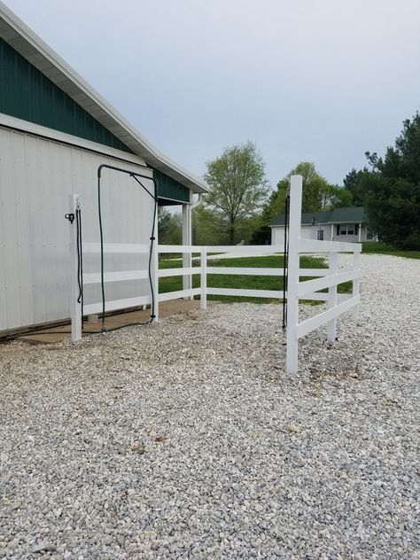 Outdoor wash stall with hose boom for horses Outdoor Wash Bays For Horses, Horse Wash Bay Outdoor, Diy Wash Rack For Horses, Diy Horse Wash Bay, Outdoor Wash Rack For Horses, Horse Wash Stall Outdoor, Wash Bays For Horses, Small Barn Ideas Horse, Wash Rack Ideas