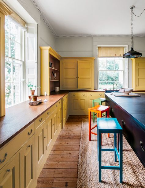 AD's 2019 Great Design Awards: Kitchens | Architectural Digest Rita Konig Kitchen, Manhattan Kitchen, Plain English Kitchen, Rita Konig, Swedish Farmhouse, Top Appliances, Design Hall, Yellow Cabinets, Plain English