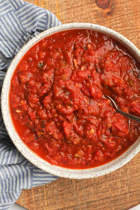 Pizza Sauce From Scratch - SueBee Homemaker Pizza Sauce From Scratch, Quick Pizza Sauce, Pizza Dipping Sauce, Tomato Pizza Sauce, Staple Recipes, Sautéed Onions, Easy Pasta Sauce, Quick Soup, Quick Pasta