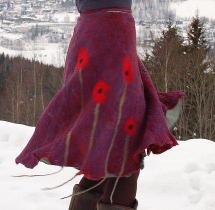 Felted skirt Felt Skirt, Skirt Inspiration, Diy Shorts, Diy Skirt, Upcycle Sweater, Diy Buttons, Purple Skirt, Nuno Felting, Young Fashion