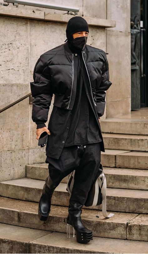 Rick Owens Street Style, Paris Fashion Week 2023, Rick Owens Outfit, Street Goth, Fashion Week 2023, Paris Fashion Week Men, All Black Fashion, Fashion Forecasting, Paris Fashion Week Street Style