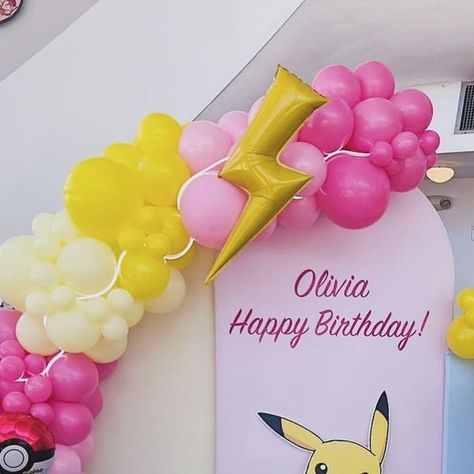 BALLONS DECORATION BY ANNA & MARK on Instagram: "#pokemonparty #pokemonbirthday #pikachubirthday #pikachuballoon #balloonsmiami #partyrentalsmiami #miamiballoons #balloonsdecor #miamieventecor #partymiami #customdecor #custombackdrop #balloonart #balloongarland" Pikachu Birthday Party Decorations, Jiggly Puff Birthday Party, Girl Pokemon Birthday Party, Pikachu Party, Pikachu Birthday, Pokemon Party Decorations, 7th Birthday Party Ideas, Pokemon Birthday Party, Pokemon Theme