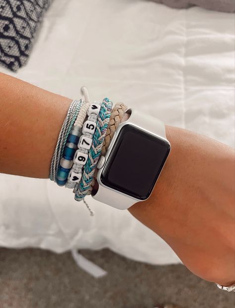 Bracelet Stacking With Apple Watch, Apple Watch Layered With Bracelets, Preppy Bracelet Stack With Shark Watch, Stacked Bracelets With Apple Watch, Bracelet With Apple Watch Layering, Cute Bracelet Stacks With Apple Watch, Bracelets With Apple Watch Layering, How To Style Apple Watch With Bracelets, Bracket Stack With Apple Watch