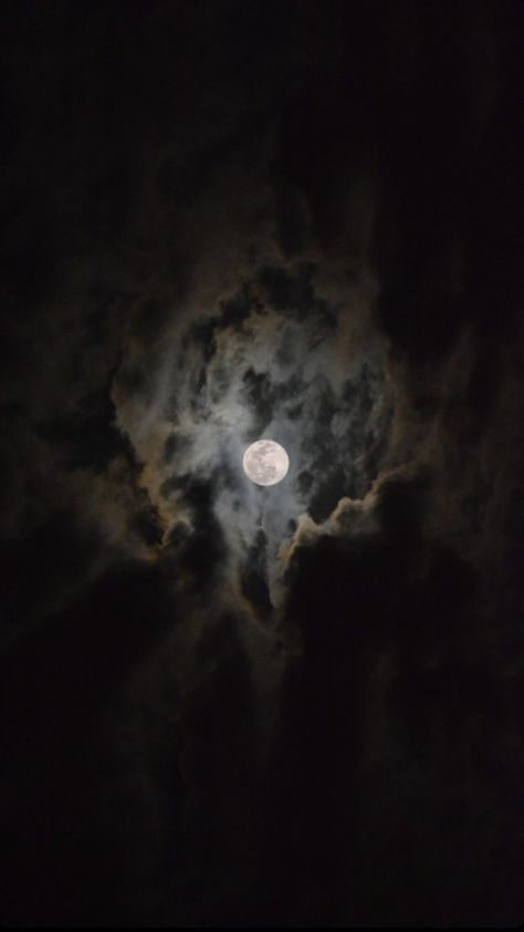 Moonlight Wallpaper, Moonlight Aesthetic, Moonlight Photography, Sky Photography Nature, Night Sky Wallpaper, Moon Photos, The Moon Is Beautiful, Look At The Moon, Sky Moon