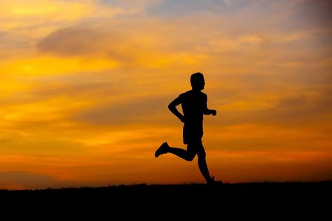 Senior pictures of a cross country runner at sunset in silhouette.  #seniorpictures #runner #sunset #silhouette #minneapolis #minnesota Senior Picture Ideas Cross Country, Professional Senior Pictures, Cross Country Pictures, Senior Pictures For Guys, Sr Photos, Angle Photography, Running Pictures, Creative Senior Pictures, Senior Photography Inspiration