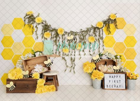 Honey Bee Photography Backdrop Yellow Floral Flowers - Etsy Brasil Bee Cake Smash, Honey Bee Photography, Happy Bee Day, Bee Cake, Bee Photography, Flowers Sunflowers, Bee Day, Matte Fabric, Printed Backdrops