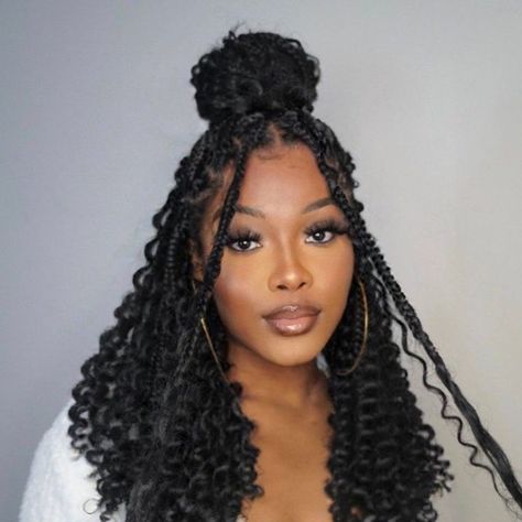 Vacation Hairstyles For Black Women 2023, Medium Length Goddess Braids, Shoulder Length Goddess Braids, Goddess Braids Black Women, Bob Goddess Braids, Short Boho Knotless Braids, Short Bohemian Knotless Braids, Short Goddess Braids, Short Boho Braids