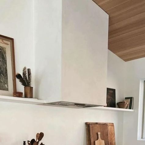 Earthaus Plaster® on Instagram: "| The lime plastered range hood is a subtle, elegant focal point in this cozy @forestbound kitchen🤍 The natural beauty of our Stone Finish brings an elemental organic touch that soothes the senses and adds timeless charm to the space. Talented plastercraft by @trowelincfinishing! ✨  | project notes  Plaster artisan @trowelincfinishing  Plaster @earthaus.plaster Stone Finish Designer @forestbound  Builder @structuredesignandbuild   #earthausplaster #earthaus #rangehood #plasterrangehood #kitchendesign #cozykitchen" Kitchen Hood Ideas, Hood Ideas, Kitchen Hoods, Cozy Kitchen, The Senses, Range Hoods, Kitchen Redo, Range Hood, Home Reno