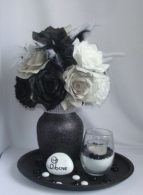 Black White And Grey Centerpieces, Black White And Silver Wedding Centerpieces, Black And Silver Flower Arrangements, Black And Silver Centerpieces Diy, Black White And Purple Centerpieces, Black Roses Decor, Rip 20s Birthday Centerpieces, Black White Silver Centerpieces, Black Rose Decor