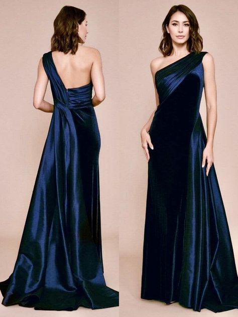 Indigo Evening Gown, Sapphire Blue Dress Gowns, Navy Blue Gown Elegant Formal, Sapphire Blue Gown, Bridesmaid Dress Square Neck, Flowy Formal Dress, Corsette Dress, Navy Evening Gown, Pop Culture Magazine