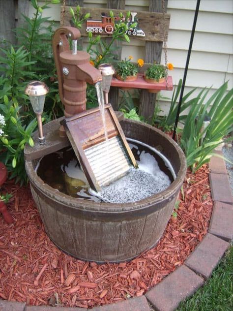 Diy Solar Fountain, Diy Water Feature, Small Front Gardens, Diy Water Fountain, Diy Garden Fountains, Diy Fountain, Garden Waterfall, Backyard Garden Landscape, Front Garden Design