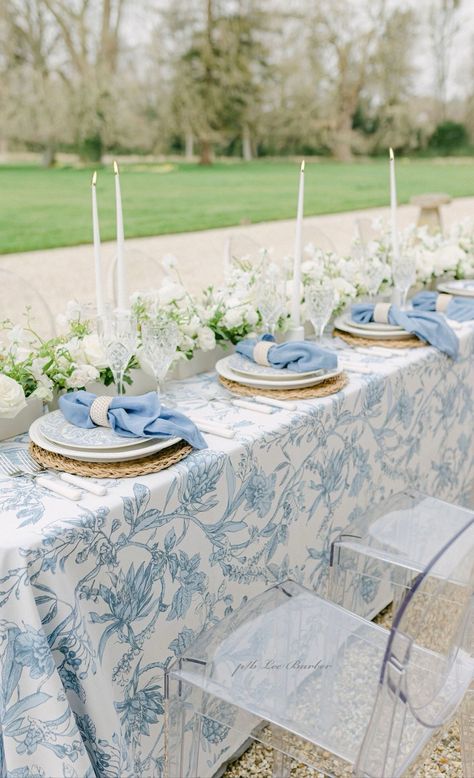 Elegant Table Settings Classy, Blue And White Wedding Theme, Blue Spring Wedding, Green Table Settings, Wedding Chateau, French Blue Wedding, Halfpenny London, Blue And White Wedding, Outdoor Dinner Parties