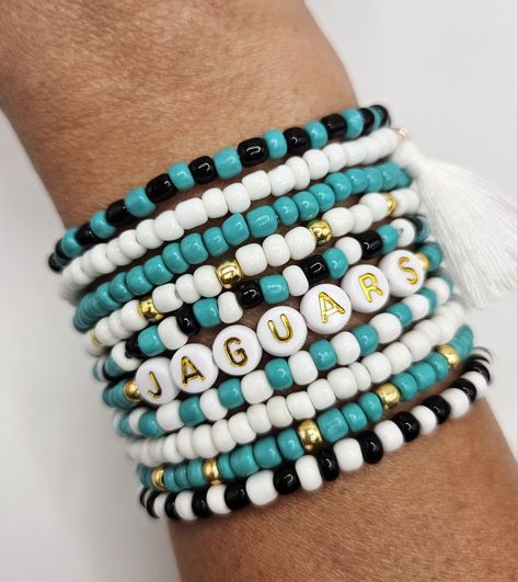 Team Bracelets, Sports Bracelet, Diy Bracelet Designs, Heishi Beads, Personalized Bracelets, Seed Bead Bracelets, Diy Accessories, Bracelet Stack, Diy Bracelets