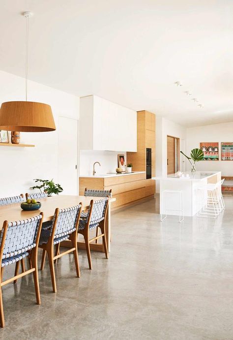 A mid-century modern style house in Geelong | Inside Out Mid Century Modern Flooring, Concrete Floor Kitchen, Glass Tile Bathroom, Utah House, Glass Aesthetic, Aesthetic Glass, Mid Century Modern Interior Design, Art Mirror, Modern Flooring