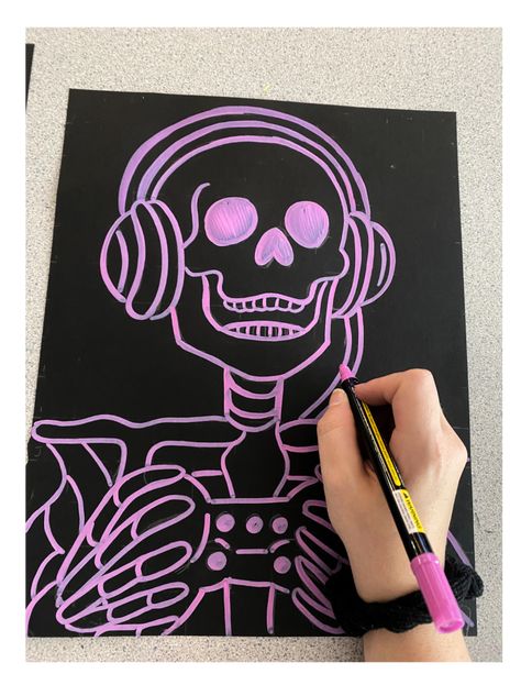 How to Draw a Spooky Neon Skeleton - the cozy art teacher blog Halloween Art Project Middle School, Halloween Art For Middle Schoolers, Halloween Art High School, Halloween Art For Middle School, High School Halloween Art Projects, Chalk Skeleton, Halloween Art Projects For Middle School, Halloween Art Projects For Elementary, Art Projects For High School Ideas