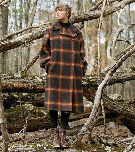 Erin Monárrez 🦃 on Instagram: “It’s true. I do get spring/summer vibes from “folklore” and fall/winter vibes from “evermore” - 📷 The “evermore” Album Photoshoot (2020)…” Evermore Photoshoot, Folklore And Evermore, Evermore Aesthetic, Taylor Swift Photoshoot, Evermore Era, Evermore Folklore, Elegant Coats, Folklore Evermore, Season Of The Witch