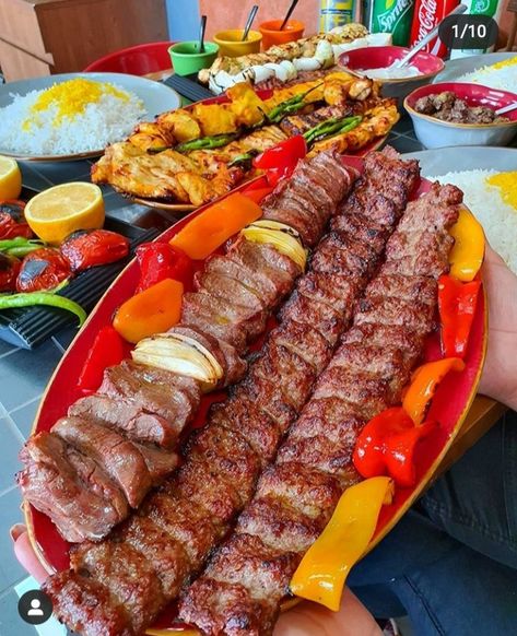 #iran #iranian #food #kebab #fastfood #yummy #persian #pizza #burger #pasta #follow Persian Kebab, Burger Pasta, Cured Meat Recipes, Manifest Board, Amazing Food Photography, Iran Food, Pizza Burger, Dream Food, Iranian Food