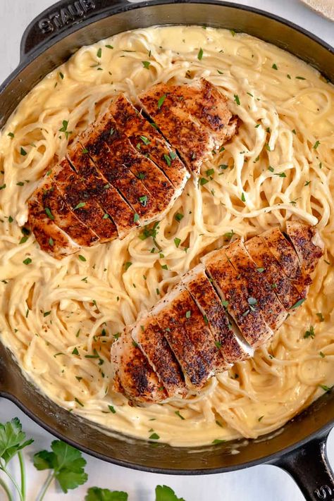 Chicken Alfredo Pasta With Jar Sauce, Blackened Chicken Alfredo Pasta, Blackened Chicken Pasta, Creamy Alfredo Pasta, Blackened Chicken Alfredo, Grilled Chicken Alfredo, Pasta With Alfredo Sauce, Chicken Carbonara, Chicken Fettuccine Alfredo