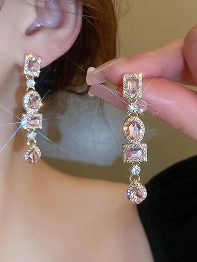 Baddy Jewelry, Fancy Jewelry Aesthetic, Gold And Pink Earrings, Tiffany Gold, Pink Jewels, Senior Prom Dresses, 2024 Prom, Elegant Jewellery, Expensive Jewelry Luxury