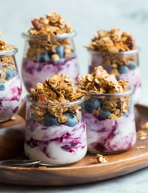 Emeril Essence Recipe, Muesli Breakfast, Honey Granola, Easy Granola, Vegan Granola, Granola Recipe Homemade, Frittata Recipes, Granola Recipe, Grilled Peaches