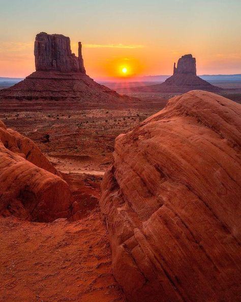 Space 1889, Gran Canyon, Monument Valley Arizona, Deserts Of The World, Arizona Landscape, Desert Photography, Pretty Landscapes, Desert Sunset, Salt Lake City Utah