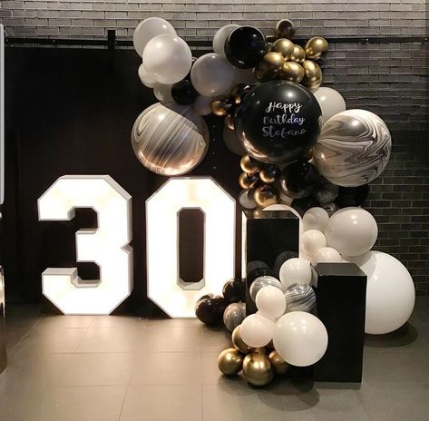 Birthday Party Dinner Ideas, Man 30th Birthday, Party Dinner Ideas, Birthday Party Dinner, 30th Birthday Balloons, 30th Birthday Men, 30th Bday Party, 30th Birthday Themes, 30th Birthday Bash