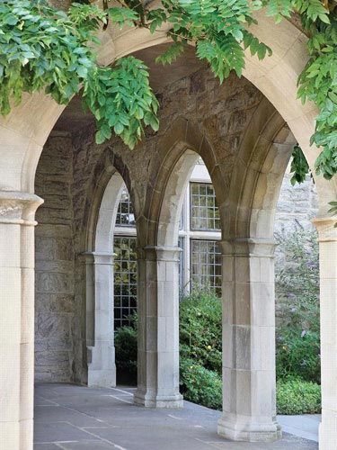 Limestone porch Stone Veranda, London Plane Tree, Veranda Design, English Garden Design, Stone Arch, Traditional English, English Countryside, Private Garden, English Garden